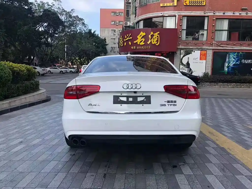 Audi A4L 2012