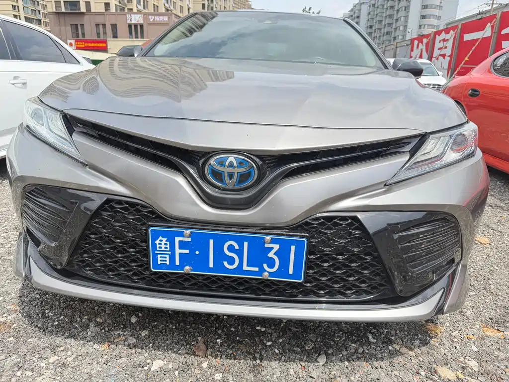 Toyota Camry 2019 — фото 10