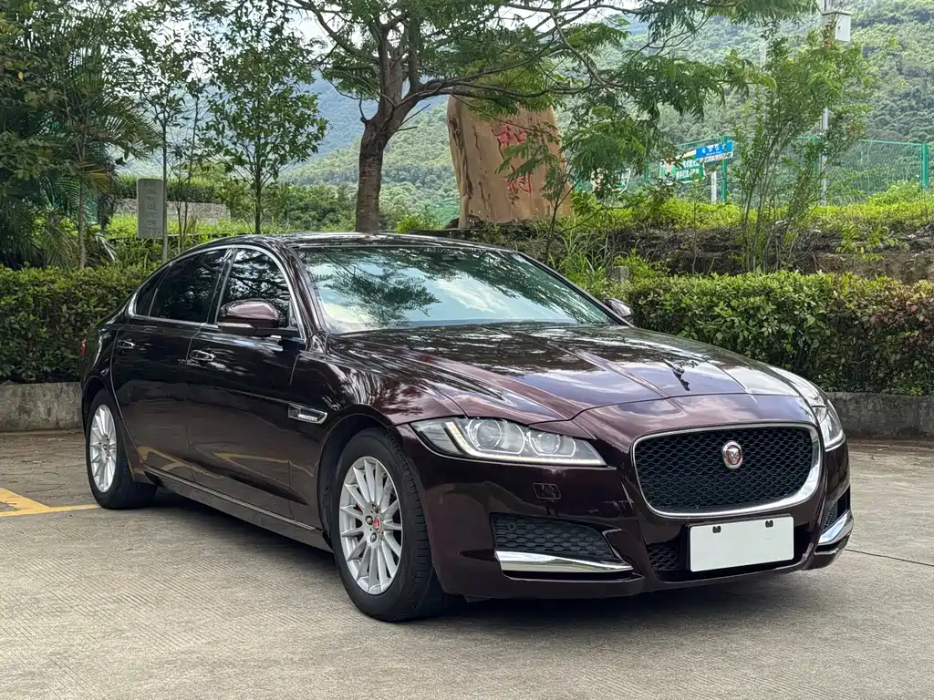Jaguar XFL 2016 — фото 3