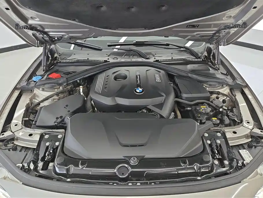 BMW 3 Series 2019 — фото 10