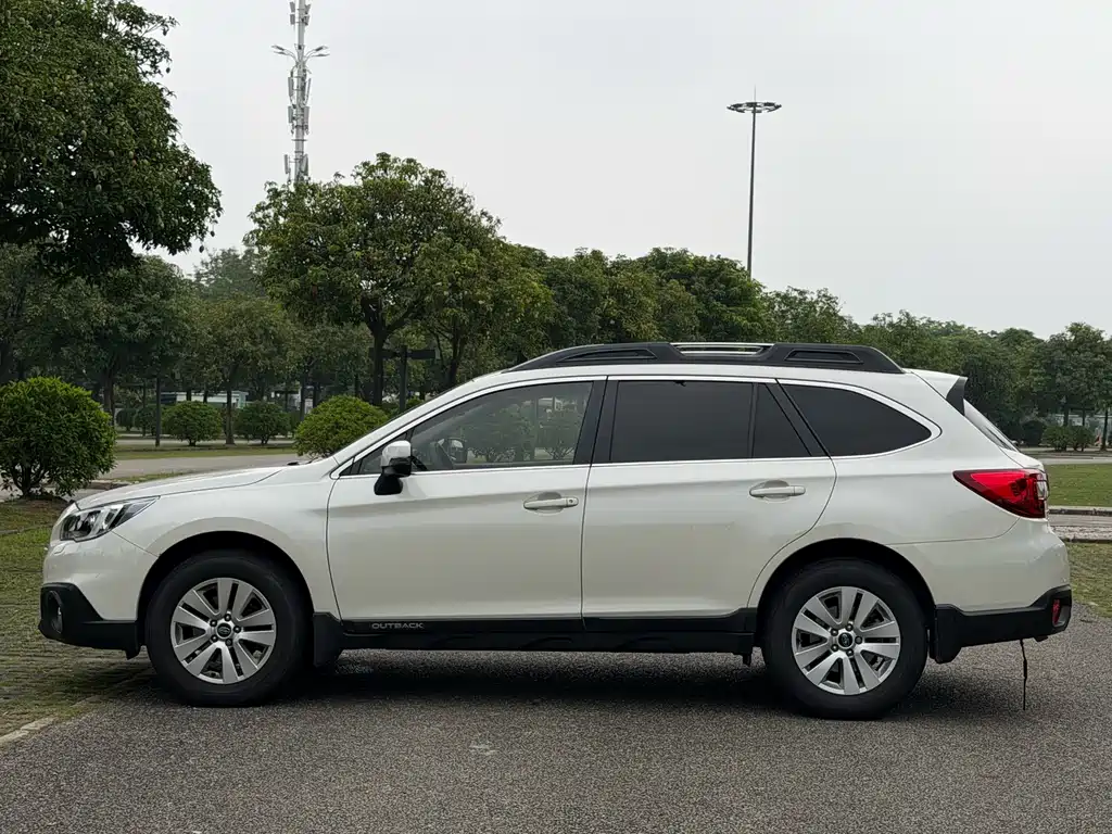 Subaru Outback 2016 — фото 18