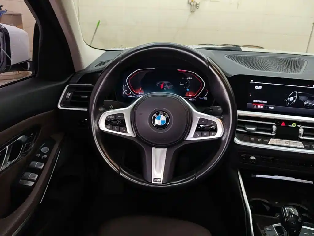 BMW 3 Series 2021 — фото 17