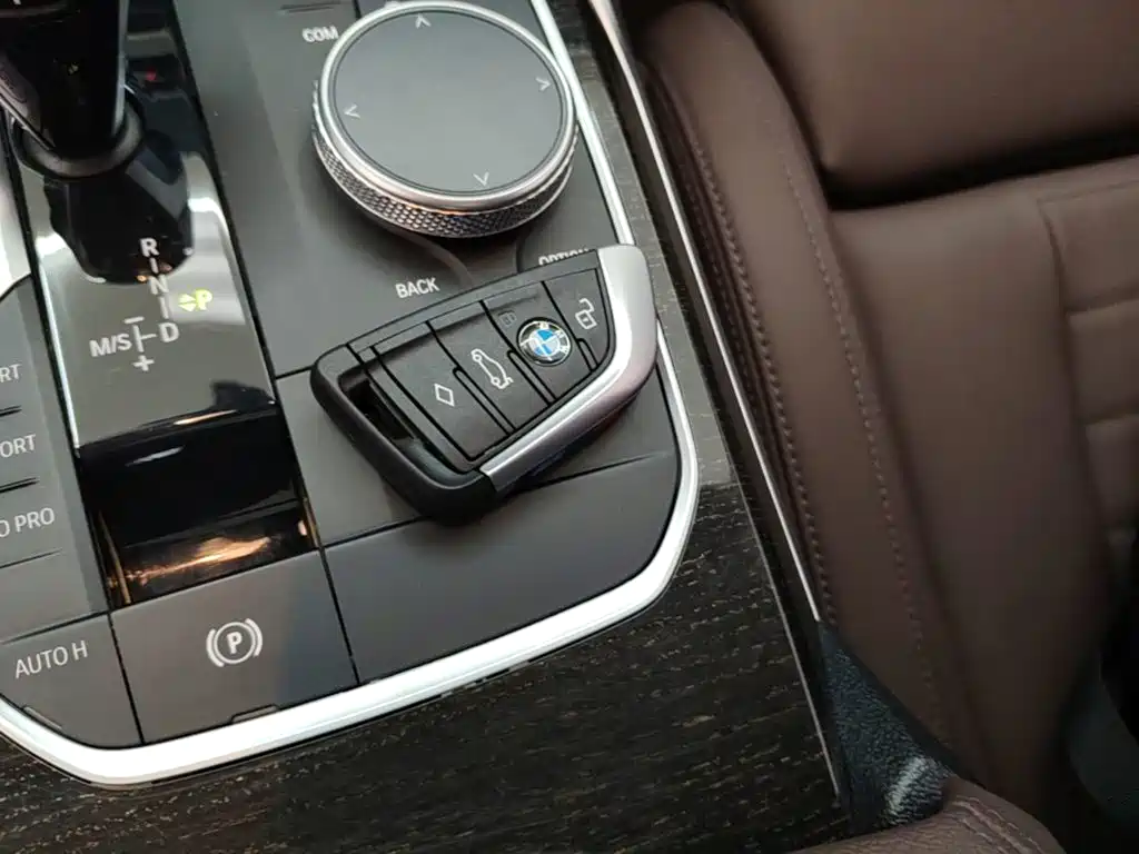 BMW 3 Series 2021 — фото 15
