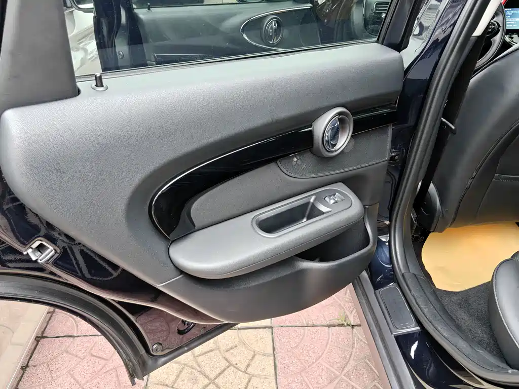 MINI Clubman 2021 — фото 10