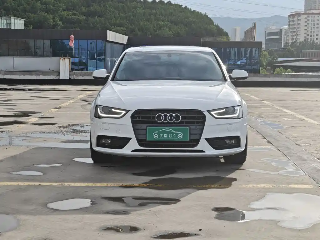 Audi A4L 2015