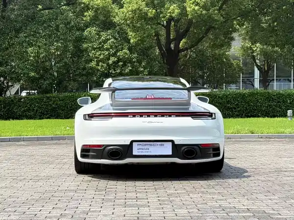 Porsche 911 2025