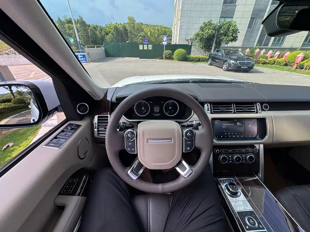 Land Rover Range Rover 2018 — фото 32
