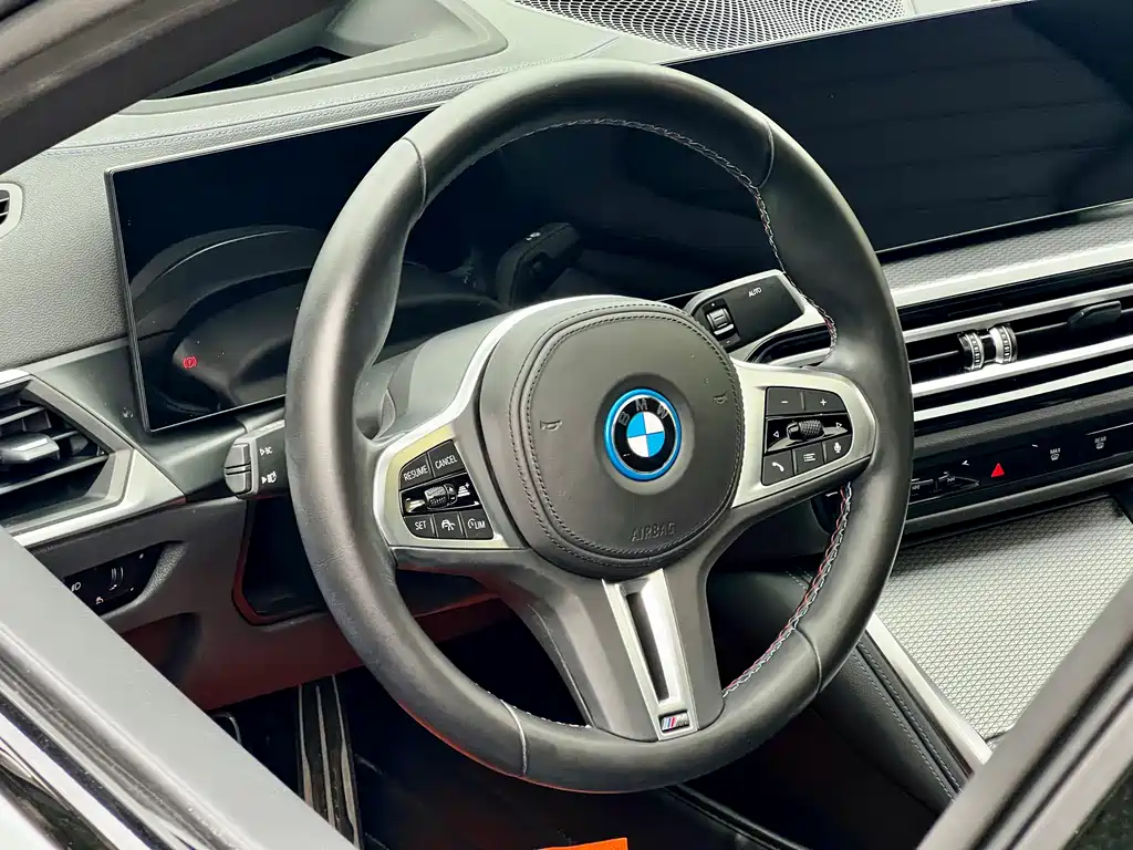 BMW i4 2023 — фото 12