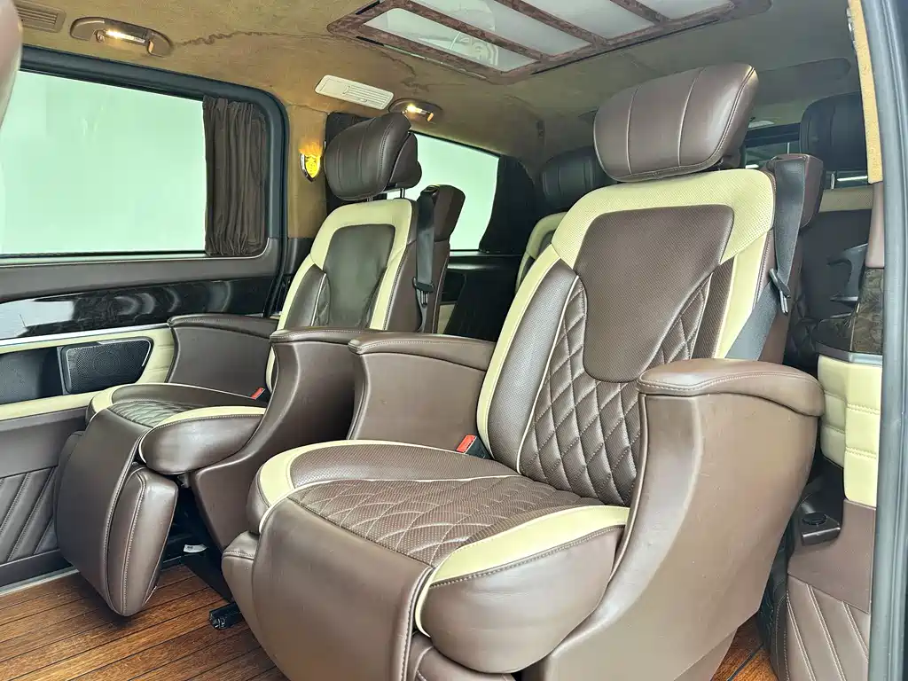 Mercedes-Benz V-Class 2019 — фото 6