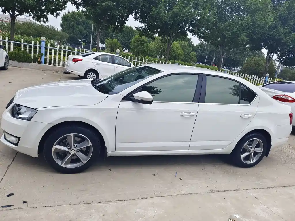 Skoda Octavia 2016 — фото 4