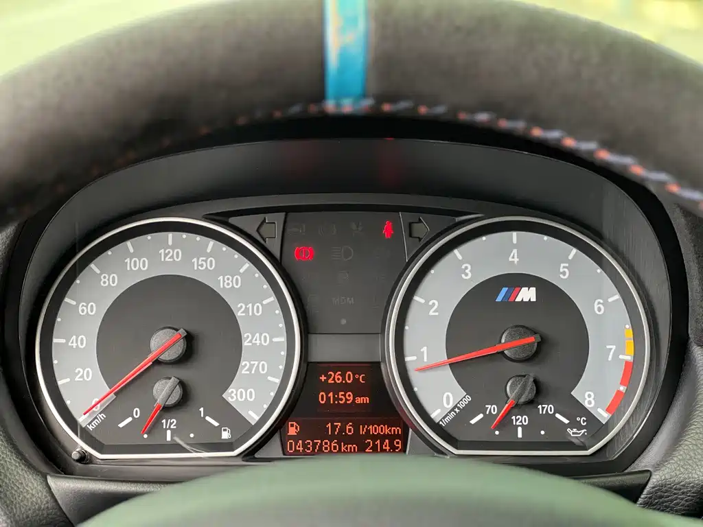 BMW 1 Series M 2012 — фото 17