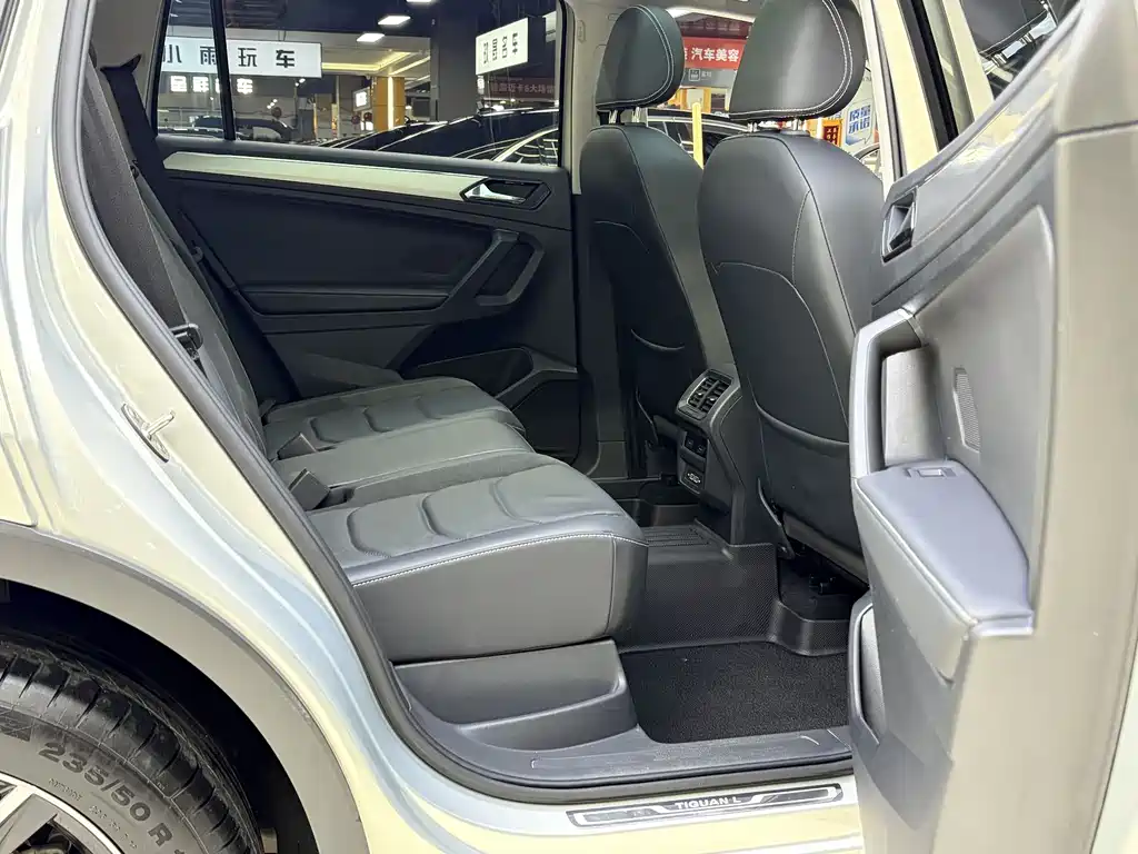 Volkswagen Tiguan L 2020 — фото 13