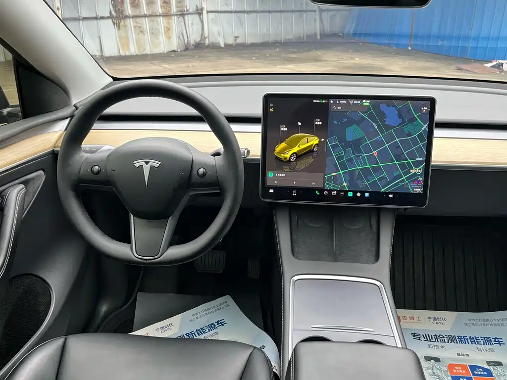 Tesla Model Y 2023 — фото 10