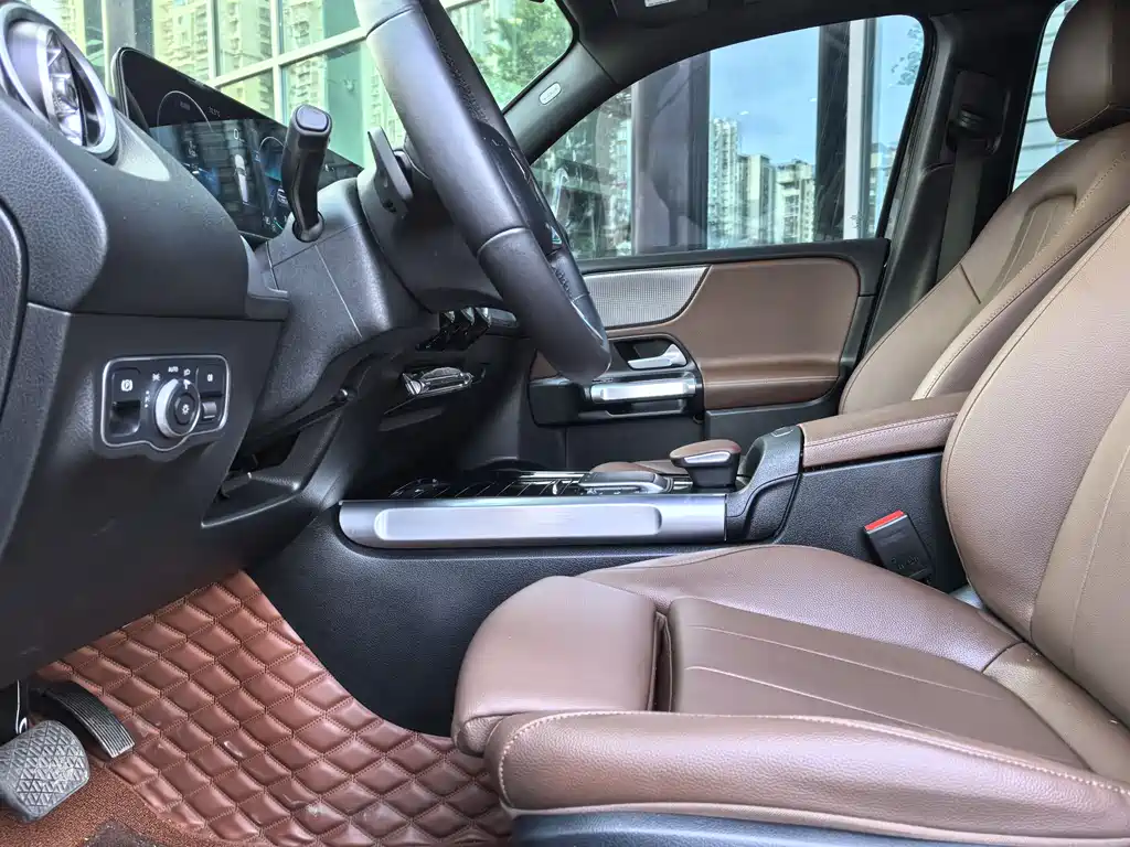 Mercedes-Benz GLB 2021