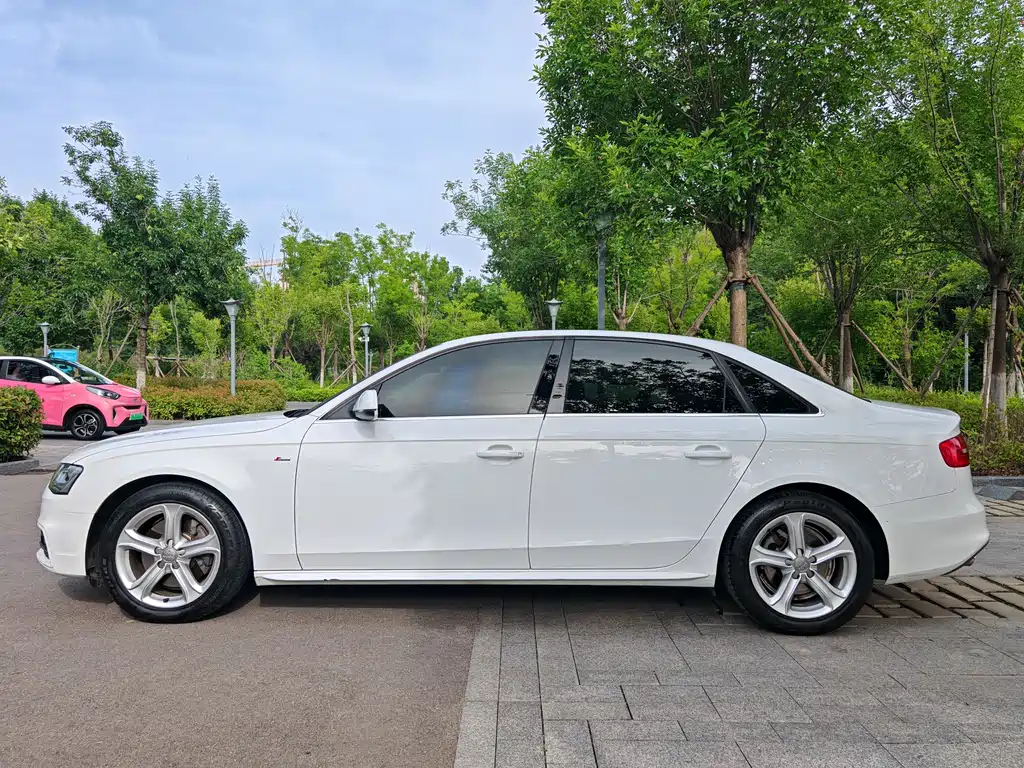 Audi A4L 2015