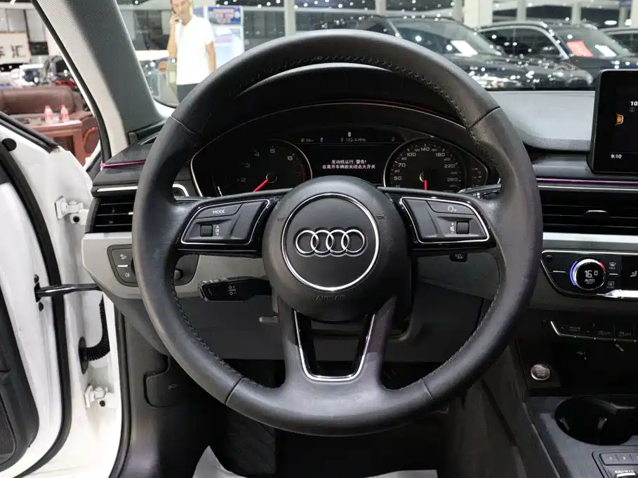 Audi A4L 2020 — фото 13