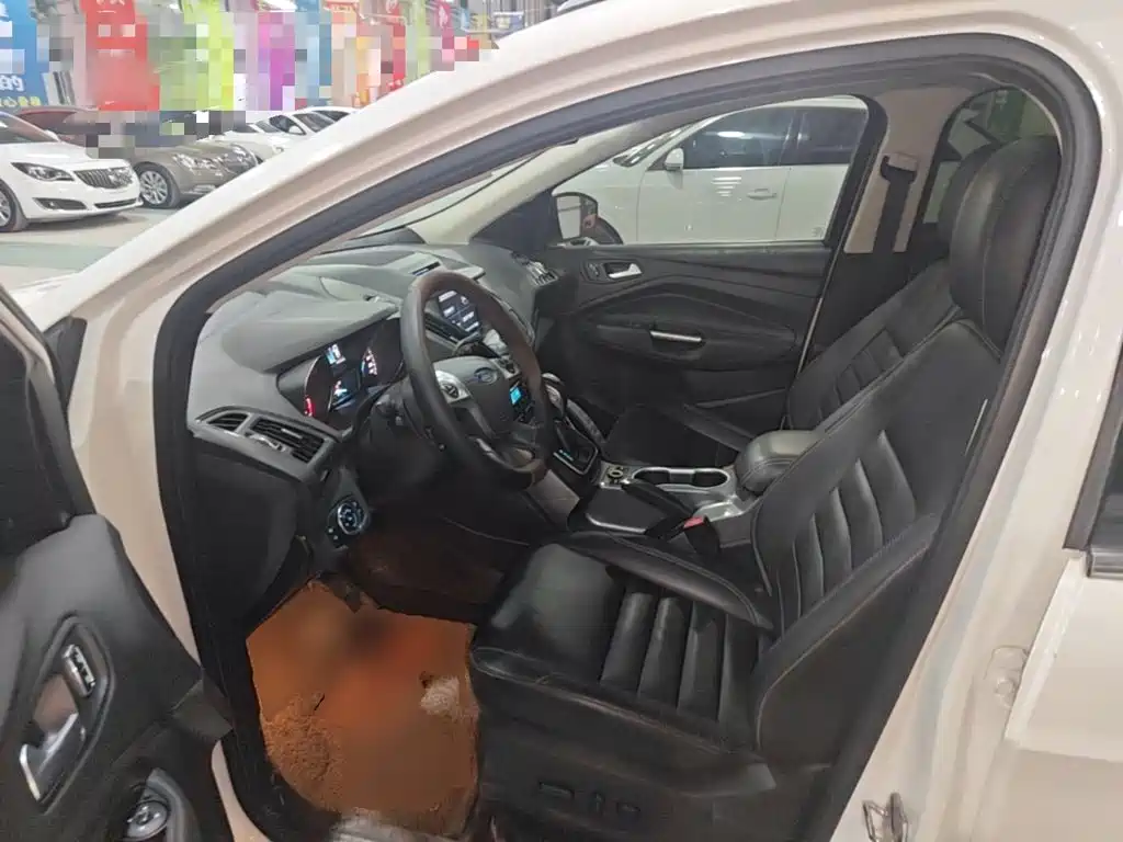 Ford Kuga 2015 — фото 16