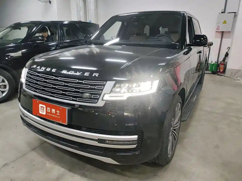 Land Rover Range Rover 2024 — фото 1