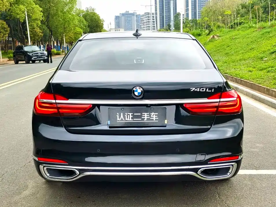 BMW 7 Series 2017 — фото 6