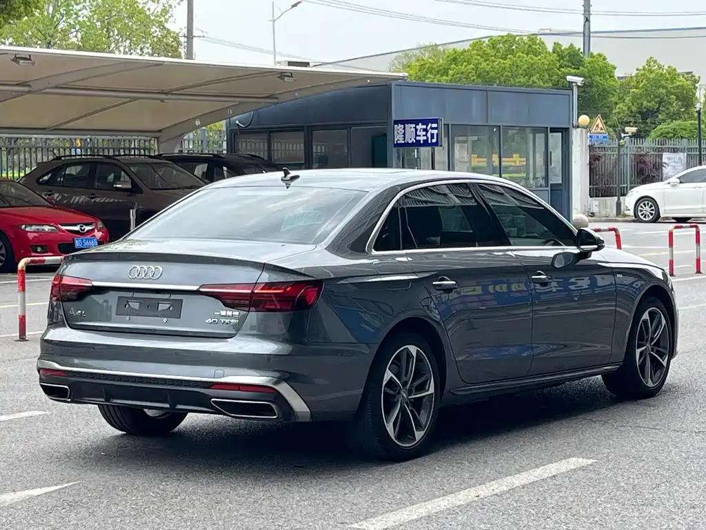 Audi A4L 2021 — фото 14