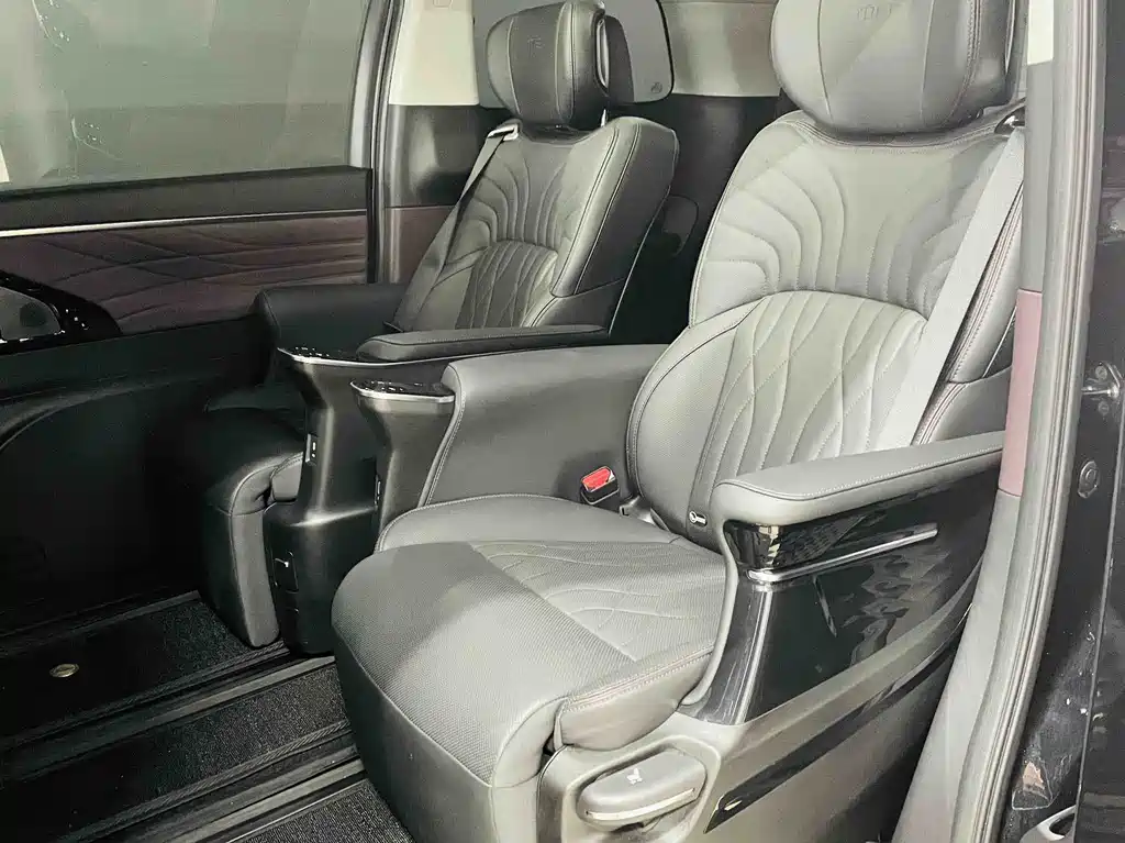 GAC Motor Trumpchi M8 2025 — фото 9