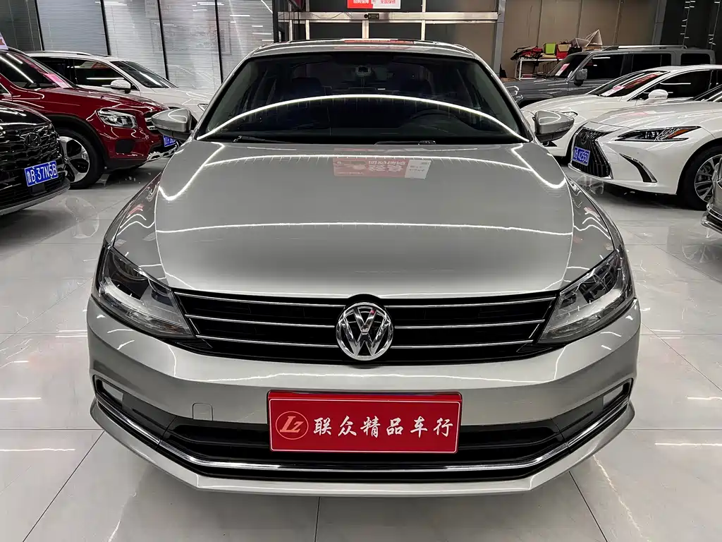 Volkswagen Sagitar 2018