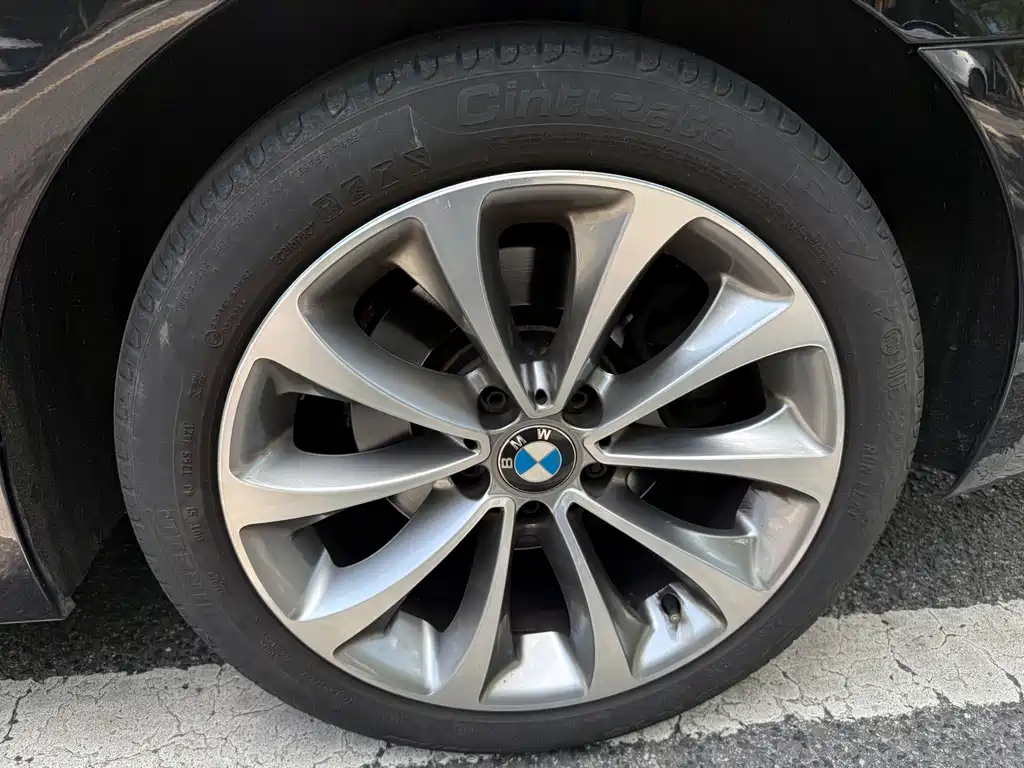 BMW 5 Series 2017 — фото 14