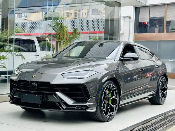 Lamborghini Urus 2024