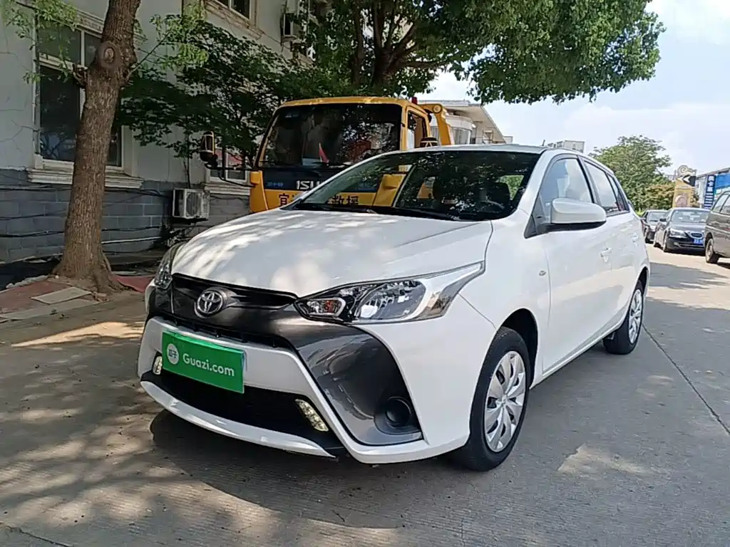 Toyota Yaris L 2022