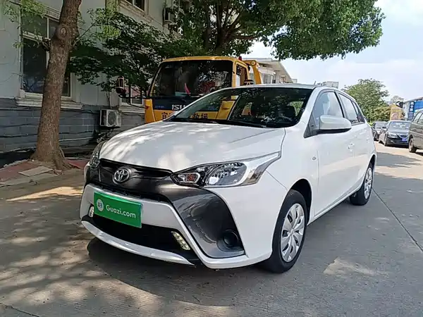 Toyota Yaris L 2022