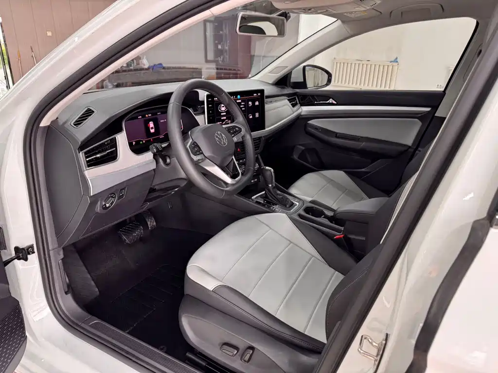 Volkswagen Bora 2023