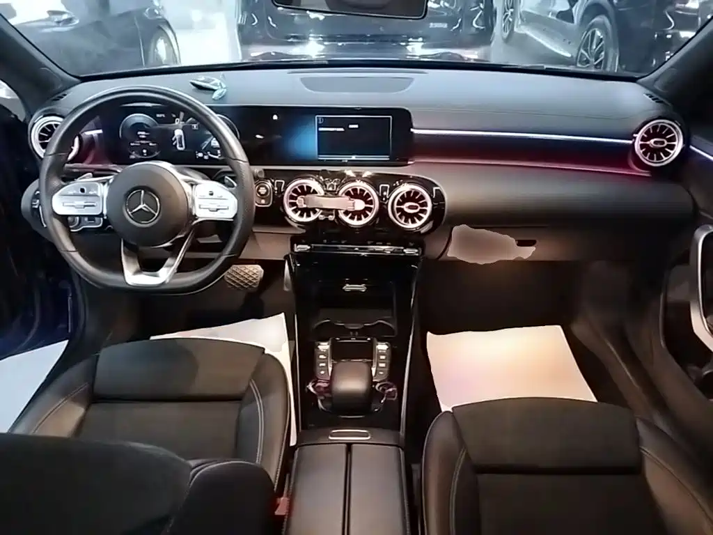 Mercedes-Benz A-Class 2020 — фото 10