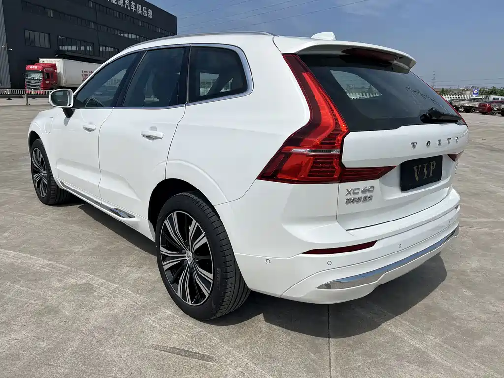 Volvo XC60 Plug-In Hybrid 2021 — фото 25