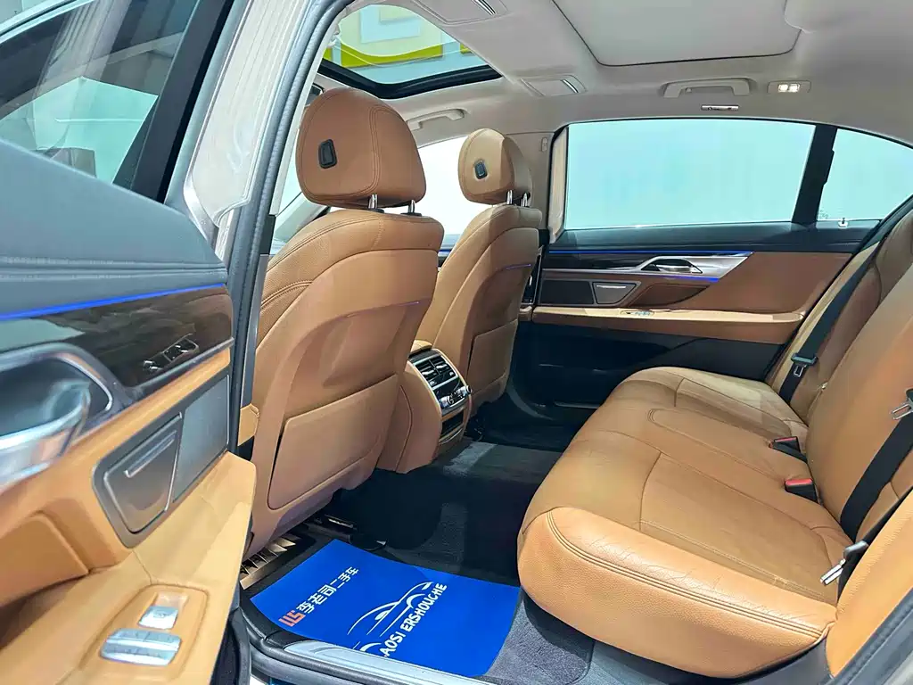 BMW 7 Series 2016 — фото 16