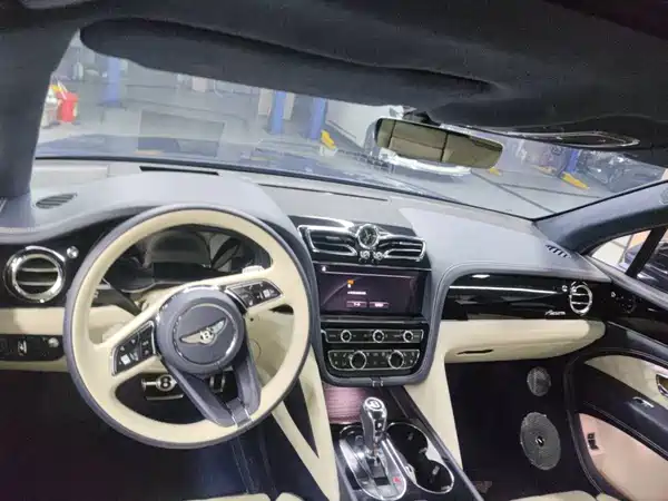 Bentley Bentayga 2023