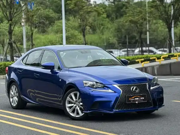 Lexus IS 2016