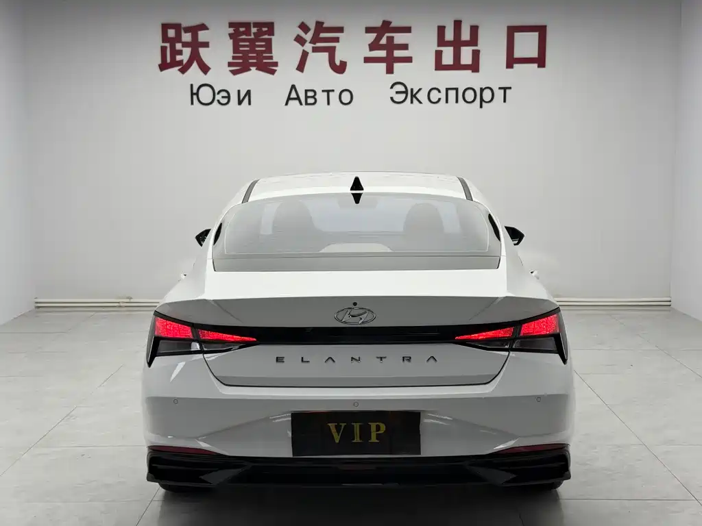 Hyundai Elantra 2023