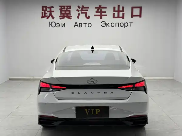 Hyundai Elantra 2023