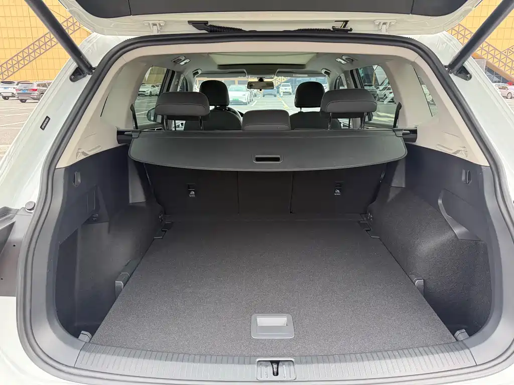 Volkswagen Tiguan L 2022
