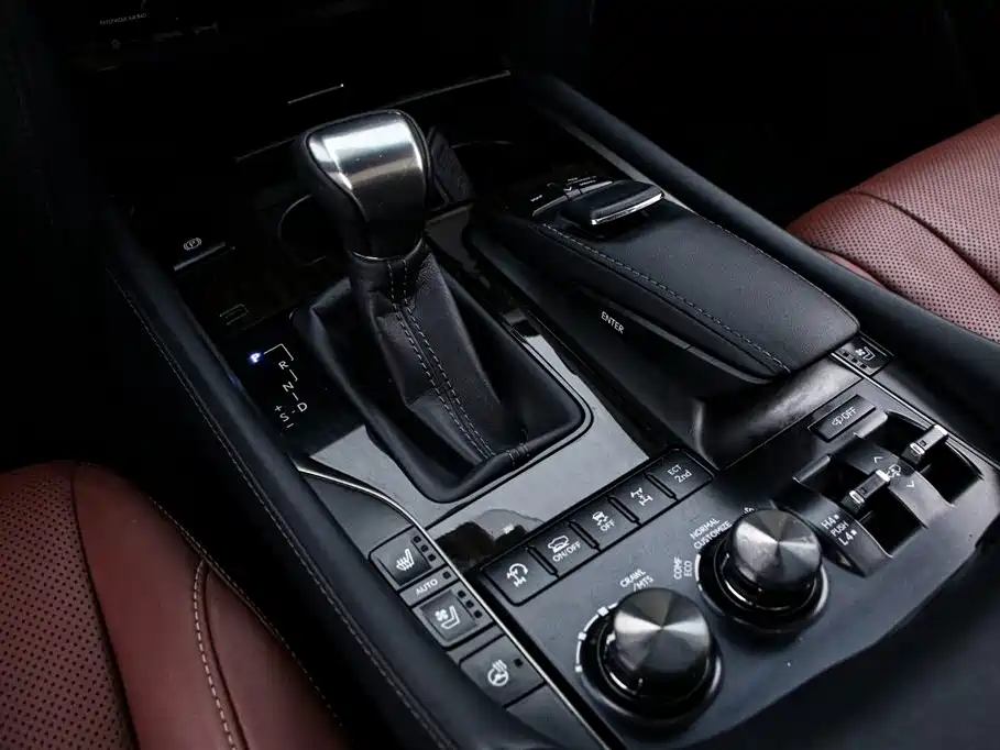Lexus LX 2019 — фото 9