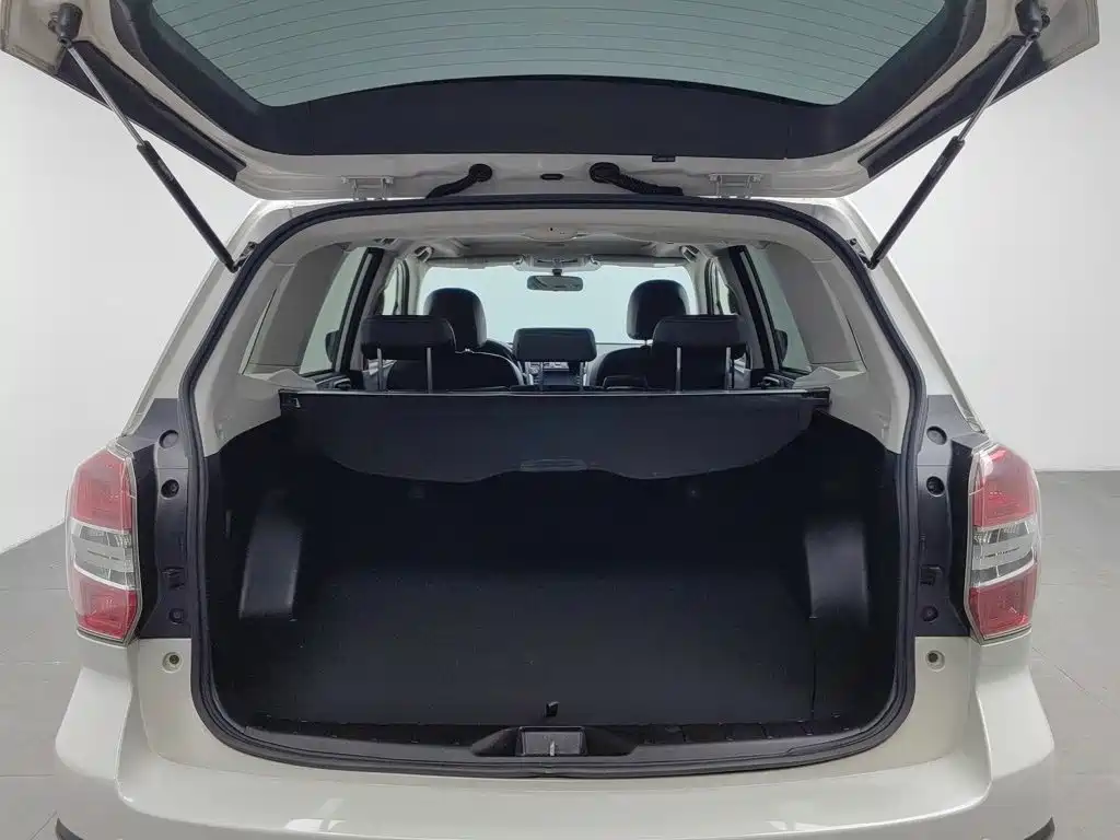 Subaru Forester 2015 — фото 16