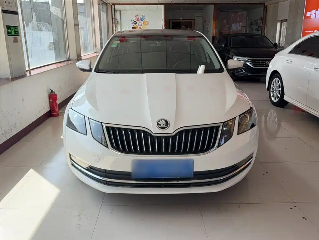 Skoda Octavia 2018 — фото 3