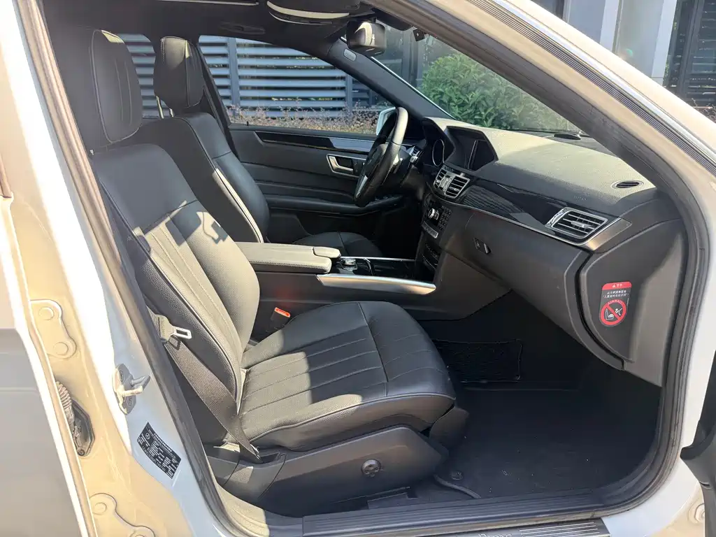 Mercedes-Benz E-Class 2015 — фото 11