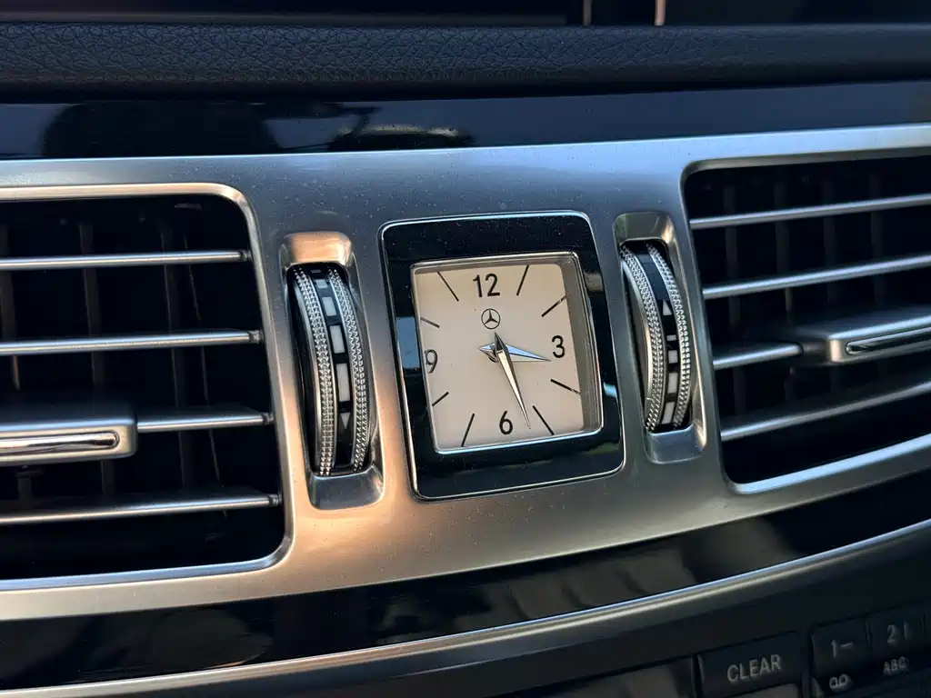 Mercedes-Benz E-Class 2015 — фото 31