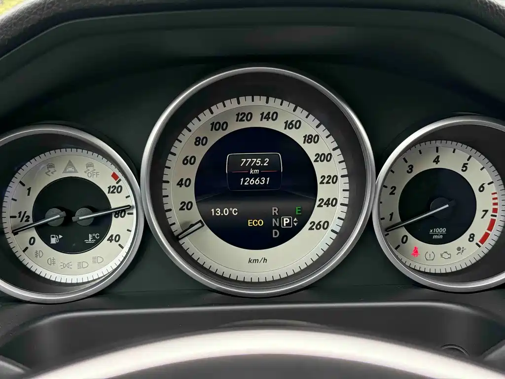 Mercedes-Benz E-Class 2015 — фото 27