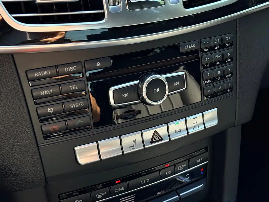 Mercedes-Benz E-Class 2015 — фото 32