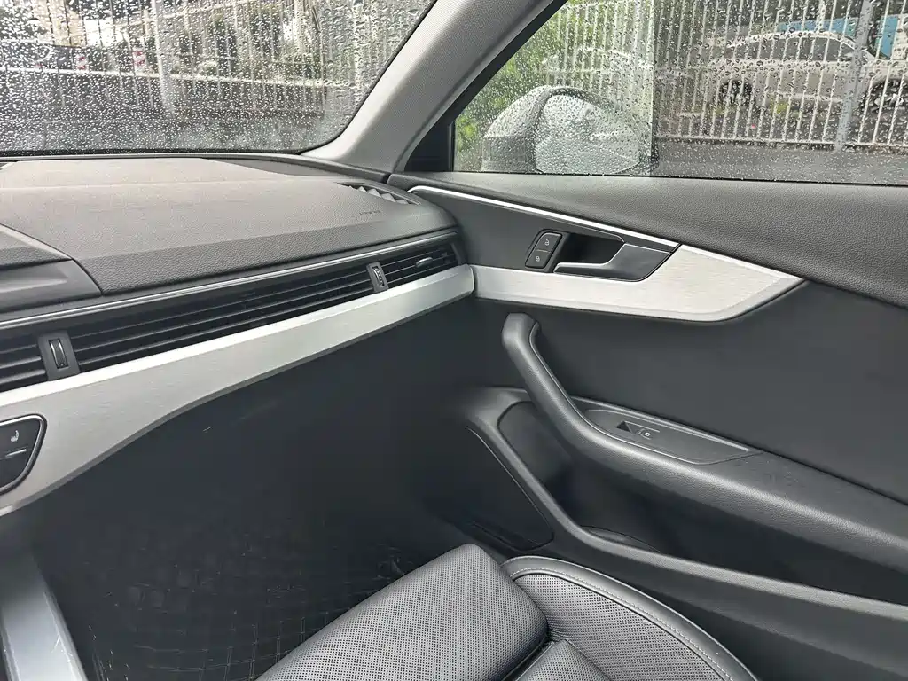 Audi A4L 2021 — фото 12