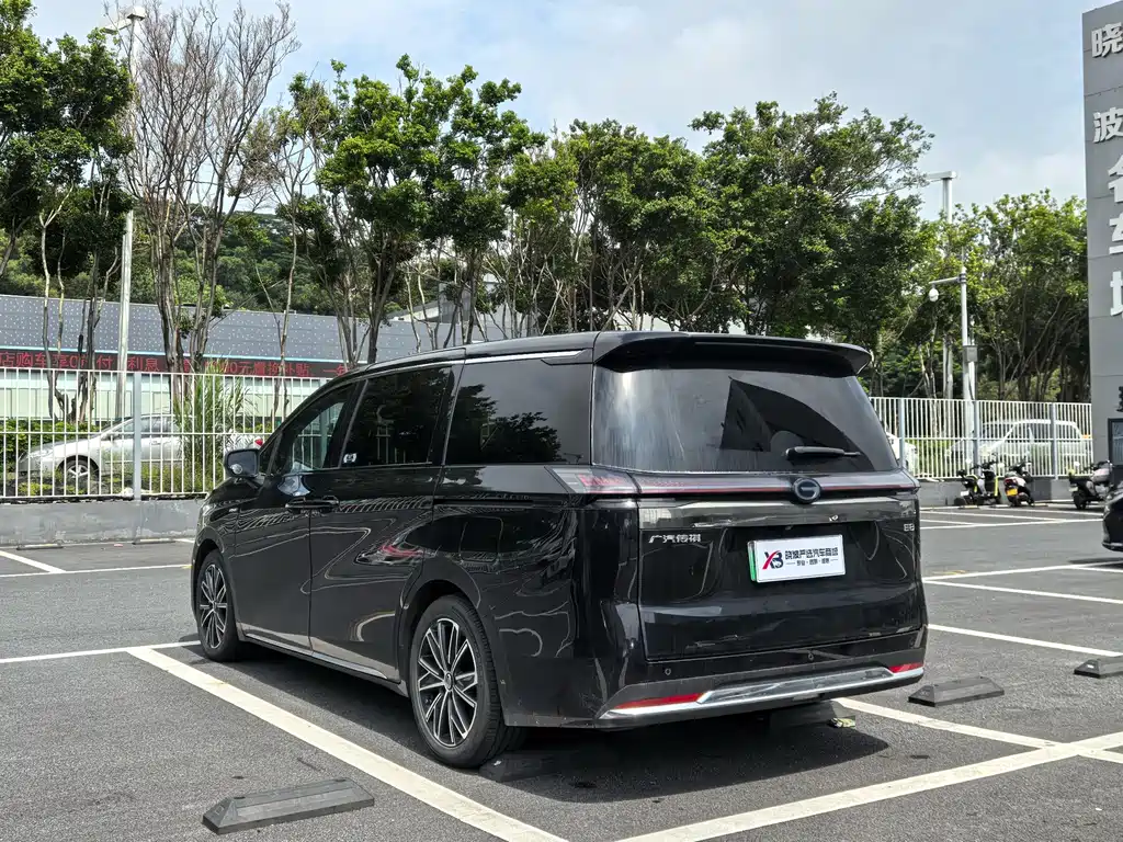GAC Trumpchi E8 PHEV 2024 — фото 7