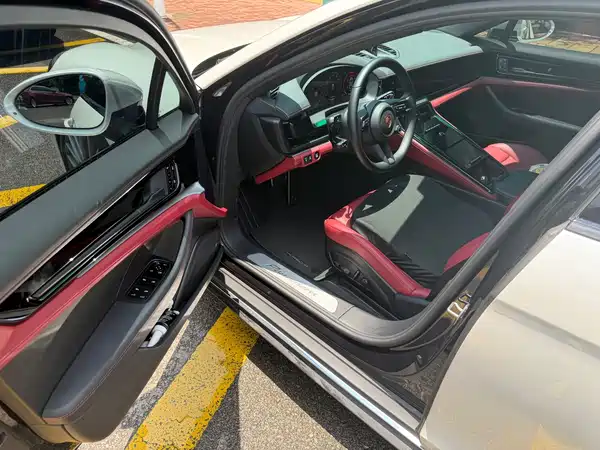 Porsche Panamera 2024