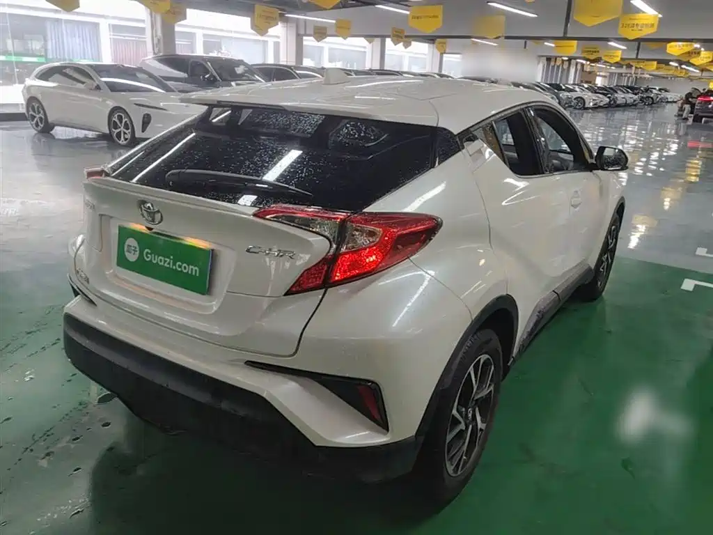 Toyota C-HR 2020 — фото 7